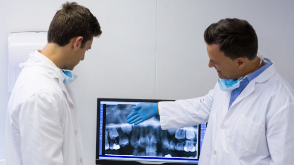 Clinical Consultant with Dentist